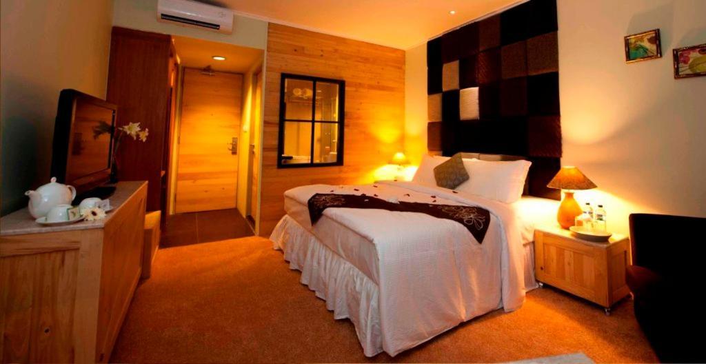 Hotel Chara 2*