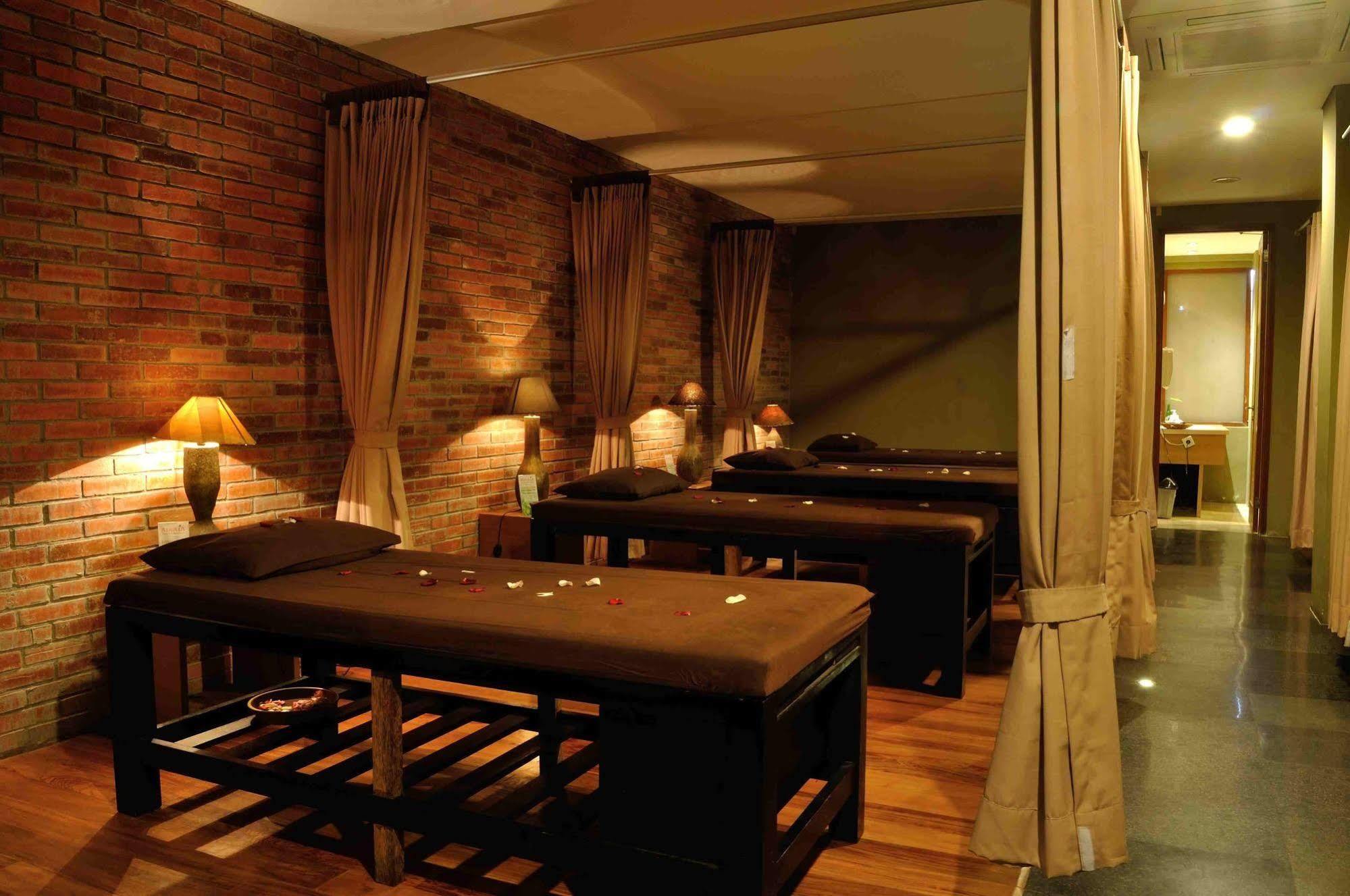 Chara Hotel 2*